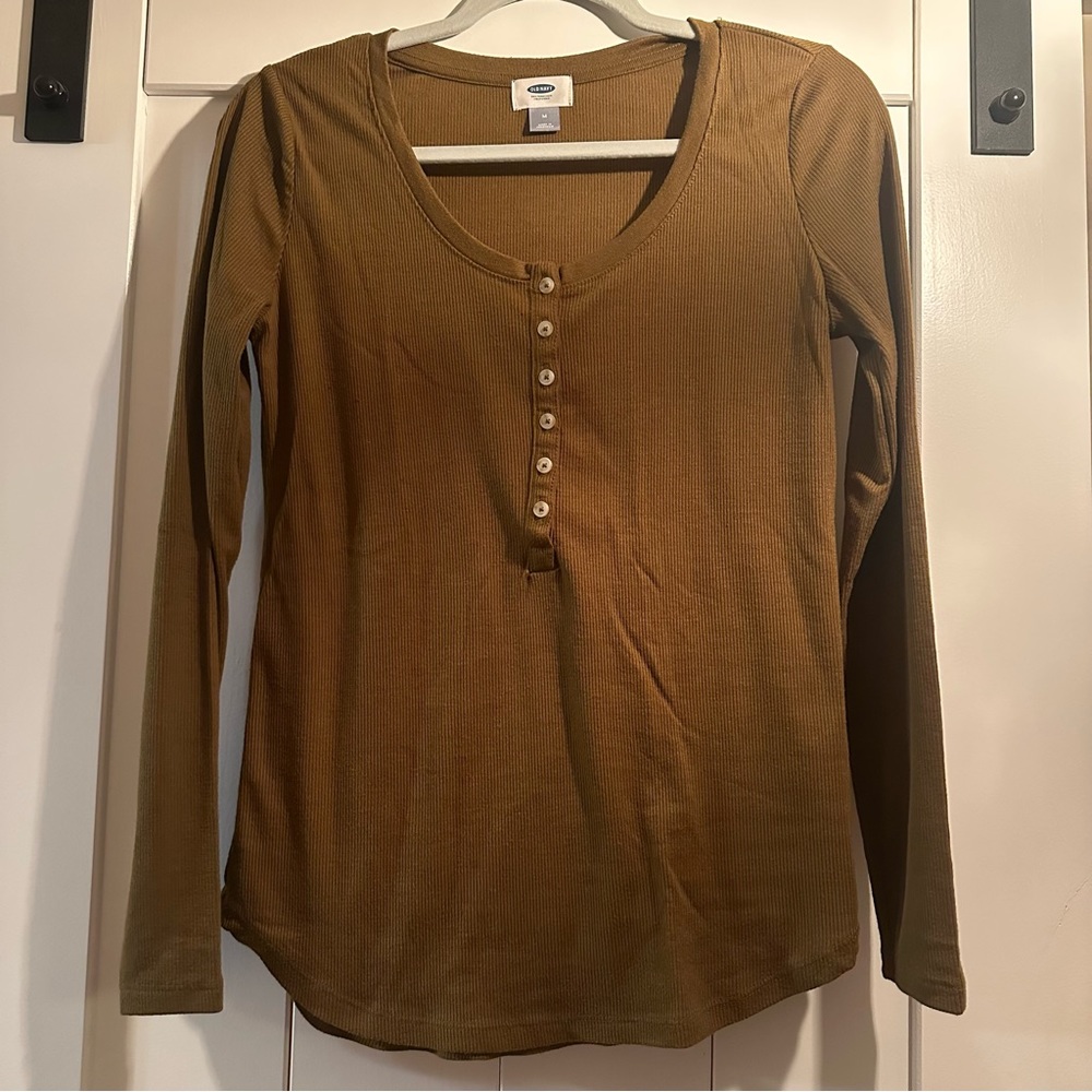 Old Navy button Henley LS Tee